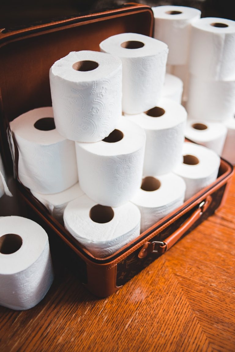 Irritation Anale et Papier Toilette : Comment Dire Adieu aux Démangeaisons en Toute Discrétion