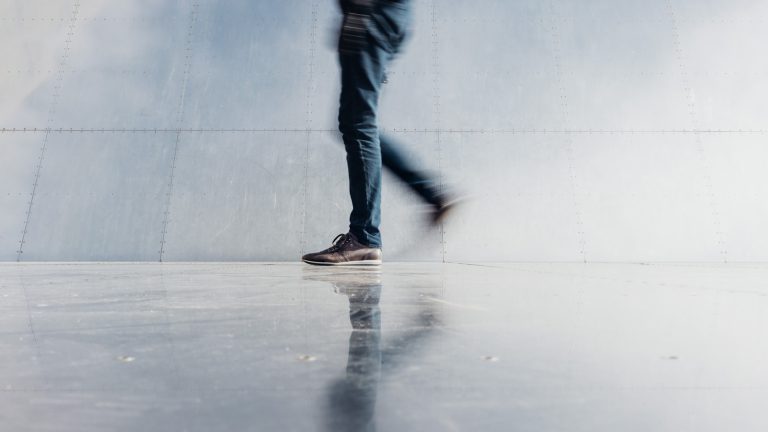 Marche sur la Pointe des Pieds et Autisme : Faut-il S’inquiéter pour Votre Enfant ?