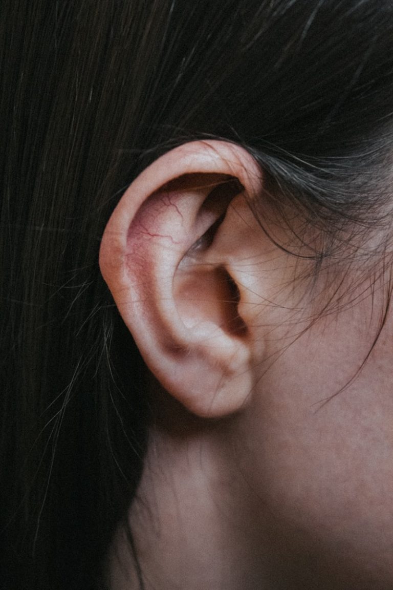 Points d’Acupuncture de l’Oreille : Votre Guide Complet pour Soulager Stress, Douleurs et Acouphènes